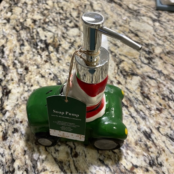 HOME ESSENTIALS SANTA CLAUS SOAP PUMP - Picture 6 of 7